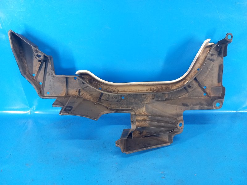 Защита днища задняя правая PRIUS 16- 2016 1.8 2ZRFXE