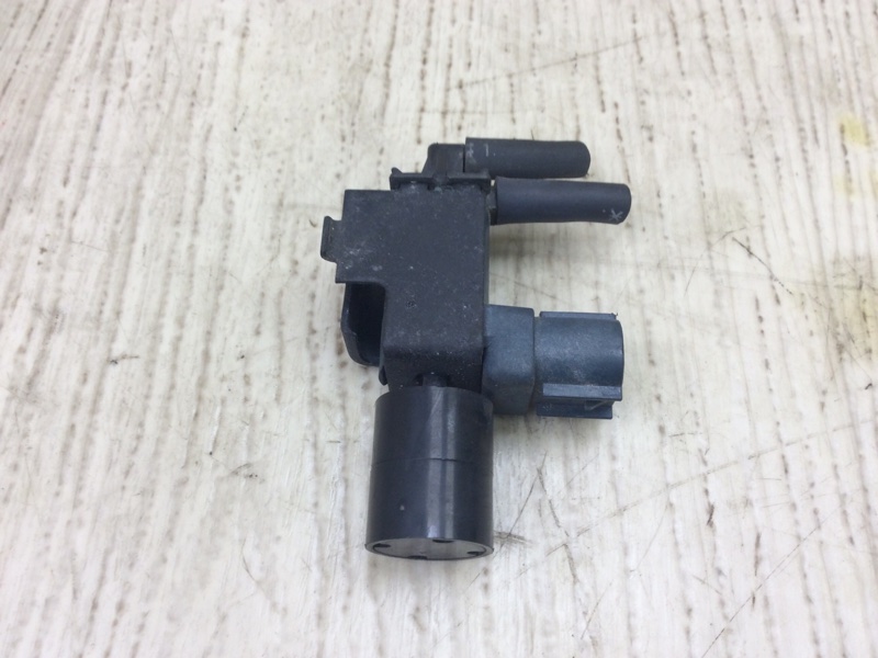 Клапан электромагнитный (вакуумный) ES350 06-12 2011 SEDAN 3.5 2GR-FE Клапан электромагнитный (вакуумный) ES350 06-12 2011 SEDAN 3.5 2GR-FE