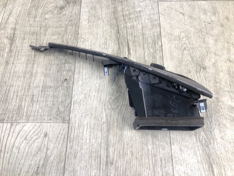 Дефлектор воздушный передний правый INFINITI Q50 15-20 SEDAN 2.0T M274 Дефлектор воздушный передний правый INFINITI Q50 15-20 SEDAN 2.0T M274