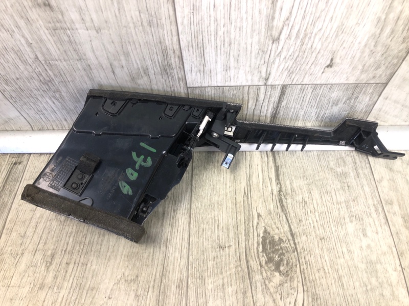 Дефлектор воздушный передний правый Q50 15-20 2016 SEDAN 2.0T M274 Дефлектор воздушный передний правый Q50 15-20 2016 SEDAN 2.0T M274