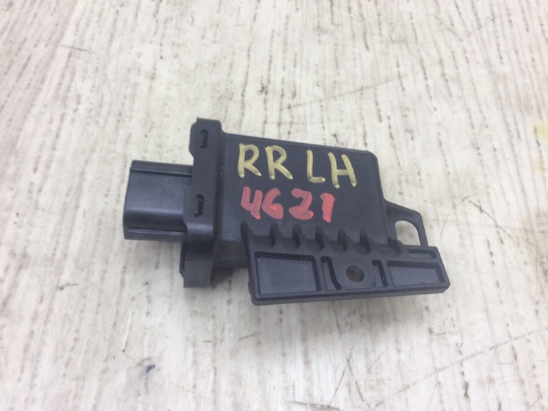 Датчик задний левый LEXUS ES350 06-12 2011 SEDAN 3.5 2GR-FE 8999133010 Б/У