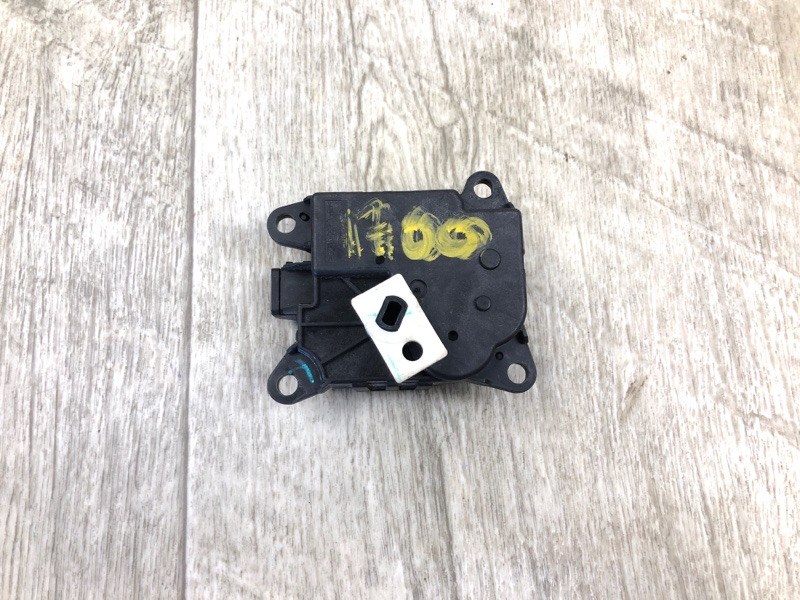 Моторчик заслонки печки Q50 15-20 2016 SEDAN 2.0T M274 Моторчик заслонки печки Q50 15-20 2016 SEDAN 2.0T M274