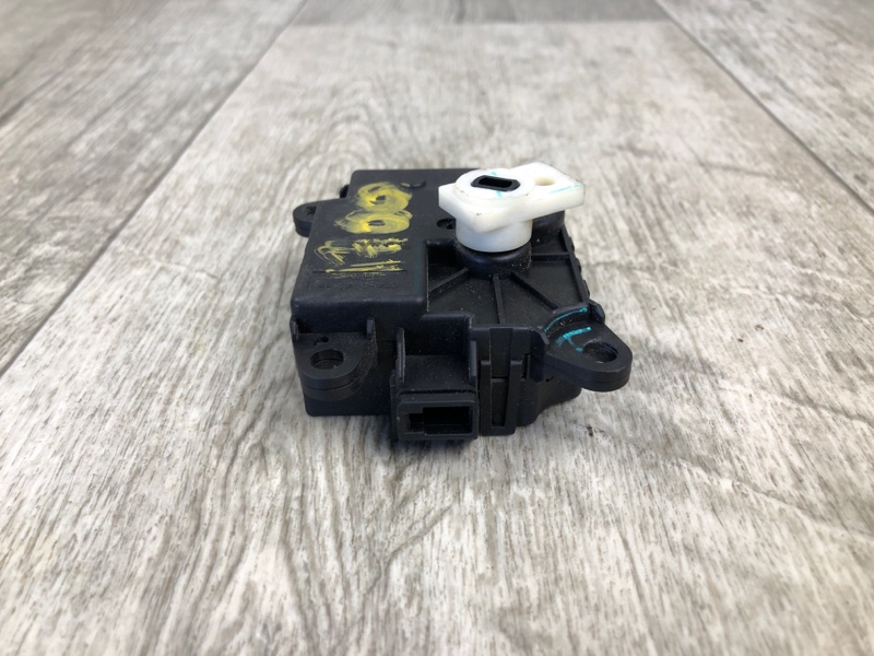 Моторчик заслонки печки INFINITI Q50 15-20 SEDAN 2.0T M274 Моторчик заслонки печки INFINITI Q50 15-20 SEDAN 2.0T M274