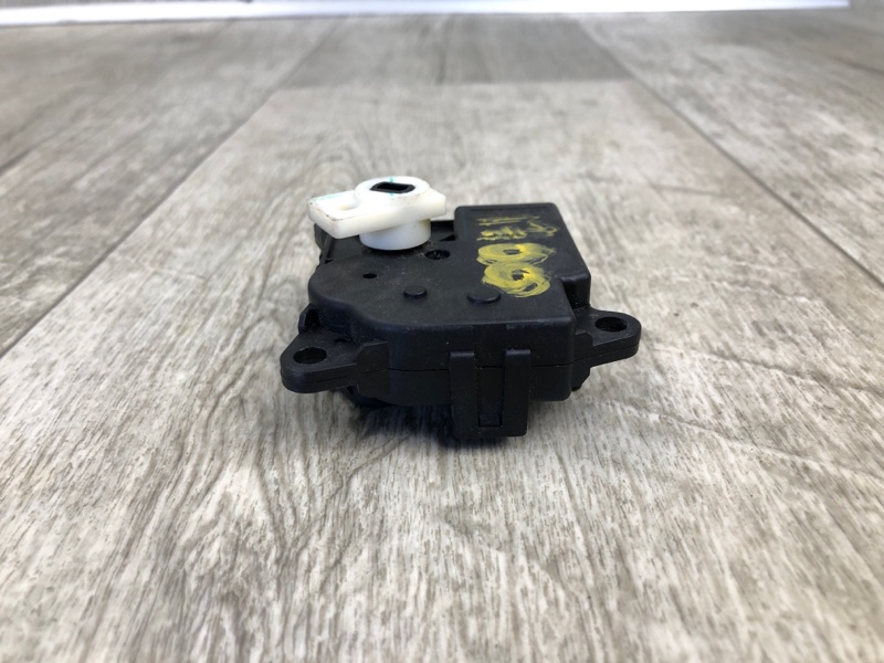 Моторчик заслонки печки Q50 15-20 2016 SEDAN 2.0T M274 Моторчик заслонки печки Q50 15-20 2016 SEDAN 2.0T M274