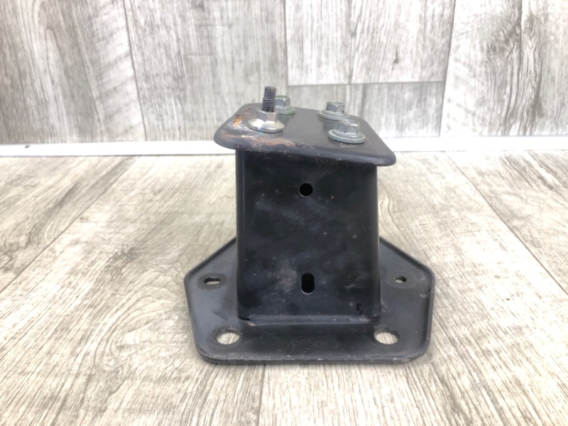 Кронштейн усилителя заднего бампера левый INFINITI Q50 15-20 SEDAN 2.0T M274