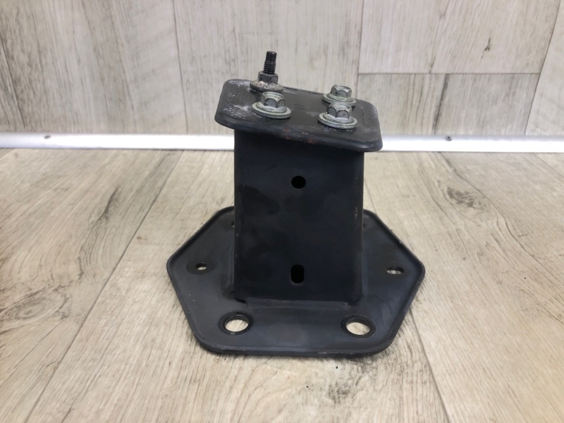 Кронштейн усилителя заднего бампера правый INFINITI Q50 15-20 2016 SEDAN 2.0T M274 852104GA0A Б/У