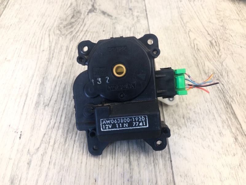 Запчасть моторчик печки SUBARU LEGACY 09-15 BM 2012 SEDAN 3.6 EZ36 72131AJ11A Б/У Моторчик печки SUBARU LEGACY 09-15 BM 2012 SEDAN 3.6 EZ36 72131AJ11A Б/У