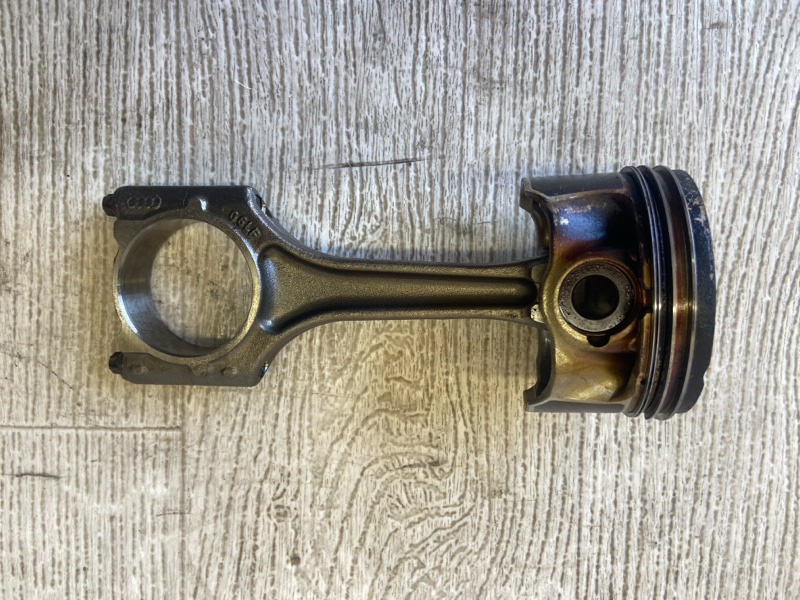 Шатун VOLKSWAGEN JETTA USA 10-17 2013 162 2.0 CPLA 06K198401F Б/У