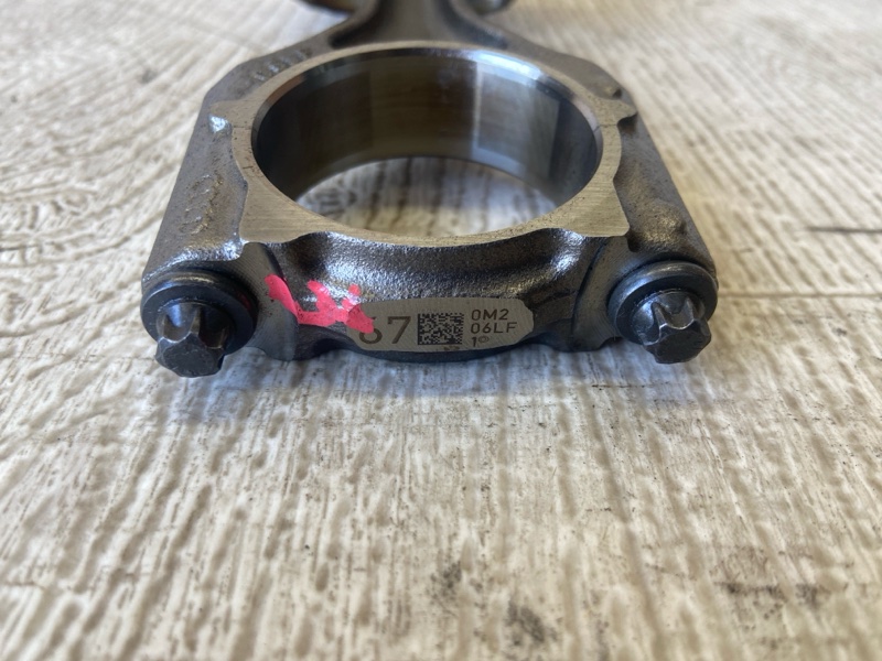 Шатун VOLKSWAGEN JETTA USA 10-17 162 2.0 CPLA