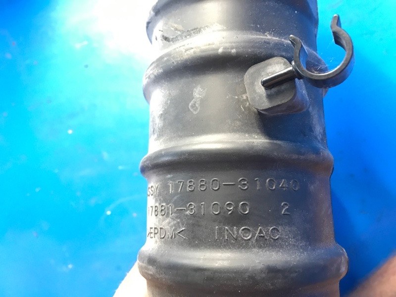 Патрубок воздушного фильтра IS250/350 05-13 2009 GSE21L 3.5 2GR-FSE