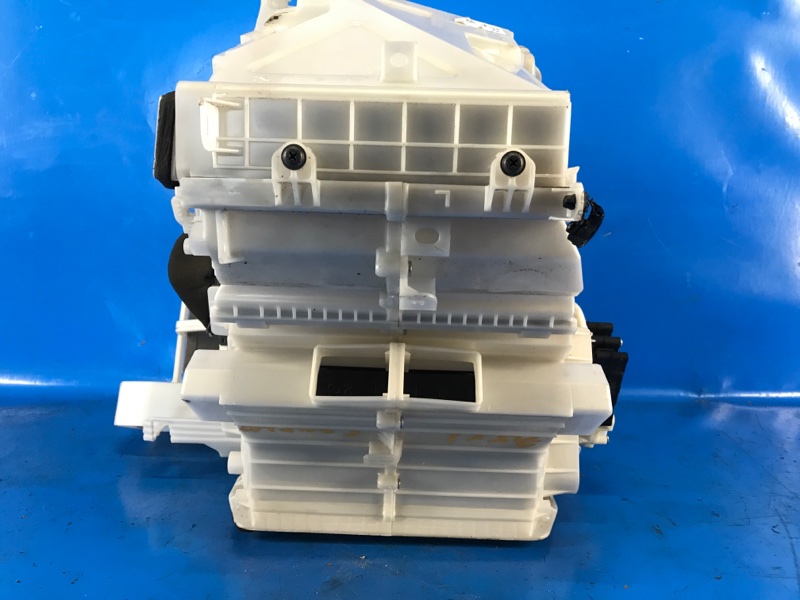 Печка салона 3 BL 09-13 2009 2.5 L (L5-VE) Печка салона 3 BL 09-13 2009 2.5 L (L5-VE)