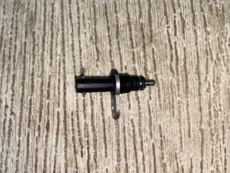 Датчик температуры масла ДВС VOLKSWAGEN JETTA USA 10-17 2013 162 2.0 CPLA 06K919525 Б/У