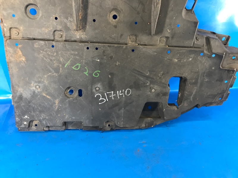 Защита двигателя PRIUS - 30 09-17 2012 ZVW30 1.8 2ZRFXE