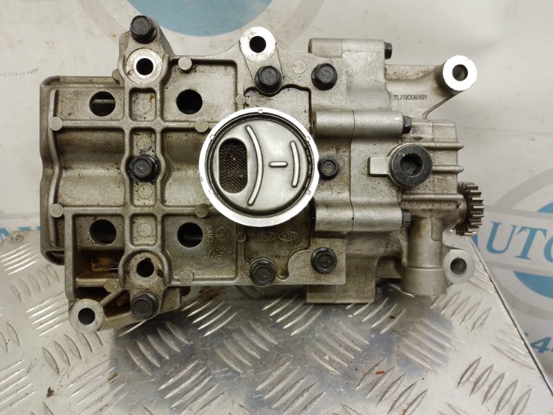 Запчасть масляный насос HYUNDAI SONATA YF 10-14 2012 Седан 2.0 23300-2G470 Б/У Масляный насос HYUNDAI SONATA YF 10-14 2012 Седан 2.0 23300-2G470 Б/У