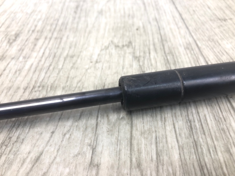 Амортизатор капота правый SUBARU LEGACY 09-15 BM SEDAN 3.6 EZ36 Амортизатор капота правый SUBARU LEGACY 09-15 BM SEDAN 3.6 EZ36