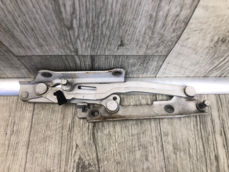 Петля крышки багажника правая SUBARU LEGACY 09-15 BM SEDAN 3.6 EZ36