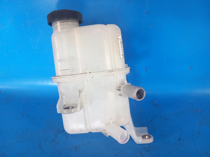 Расширительный бачок инвертора PRIUS - 30 09-17 2010 ZVW30