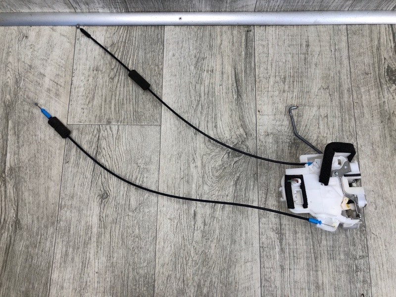 Замок двери передний правый SUBARU LEGACY 09-15 BM 2012 SEDAN 3.6 EZ36 61032AJ00A Б/У