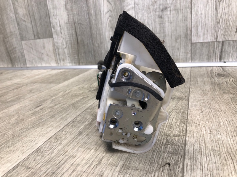 Замок двери задний правый SUBARU LEGACY 09-15 BM SEDAN 3.6 EZ36