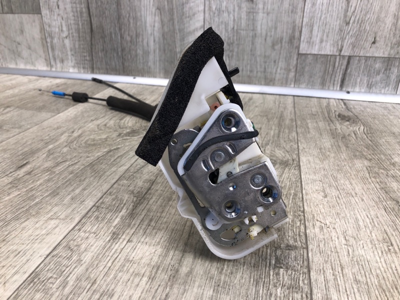 Замок двери задний левый LEGACY 09-15 BM 2012 SEDAN 3.6 EZ36