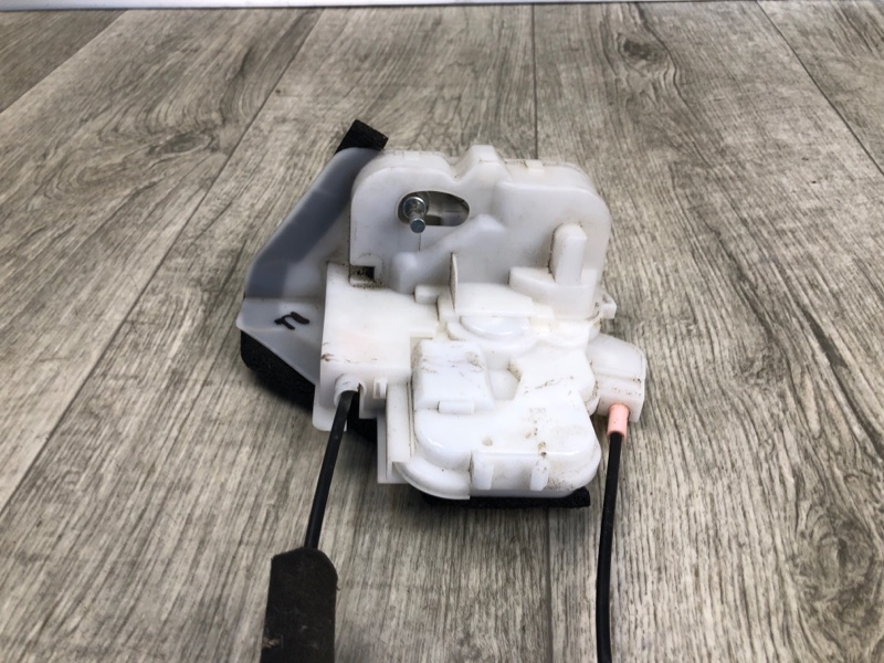 Замок двери задний левый LEGACY 09-15 BM 2012 SEDAN 3.6 EZ36