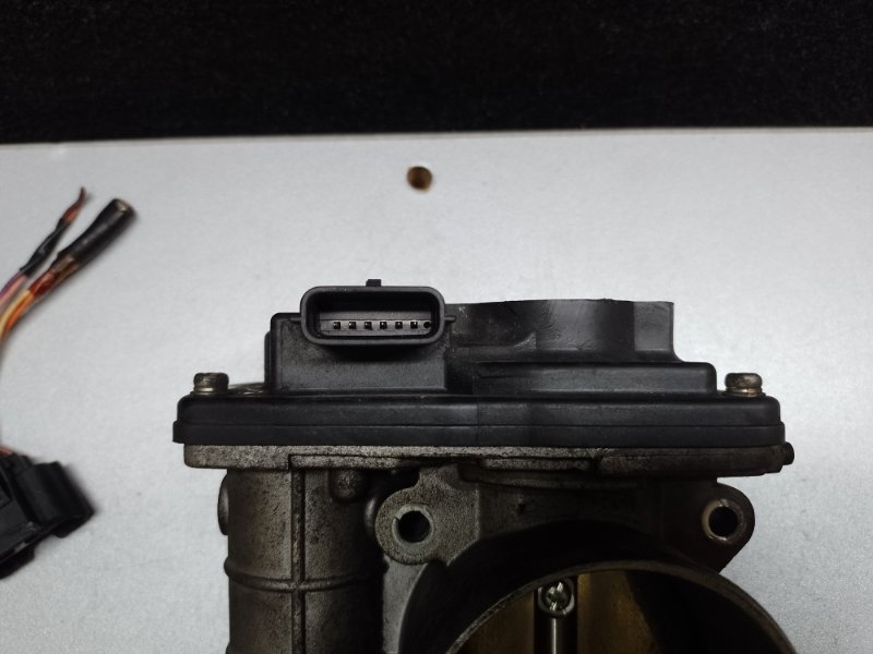 Дроссельная заслонка правая M35/M45 04-10 2008 3.5 VQ35HR