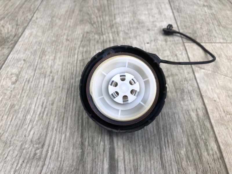 Крышка топливного бака SUBARU LEGACY 09-15 BM SEDAN 3.6 EZ36