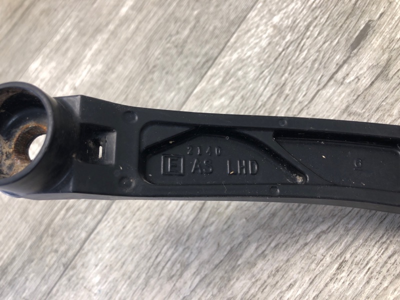 Поводок стеклоочистителя передний правый LEGACY 09-15 BM 2012 SEDAN 3.6 EZ36