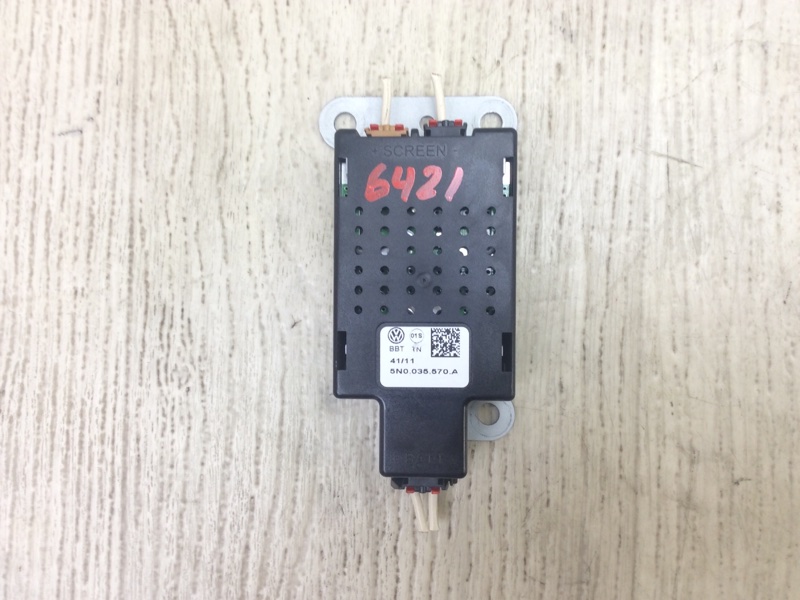 Усилитель антенны VOLKSWAGEN TIGUAN 08-17 2011 5N 2.0 CCTA 5N0035570A Б/У