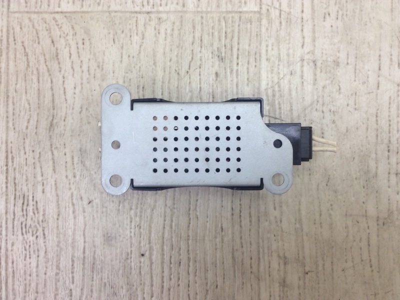 Усилитель антенны VOLKSWAGEN TIGUAN 08-17 5N 2.0 CCTA