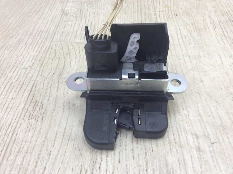 Замок крышки багажника VOLKSWAGEN TIGUAN 08-17 5N 2.0 CCTA