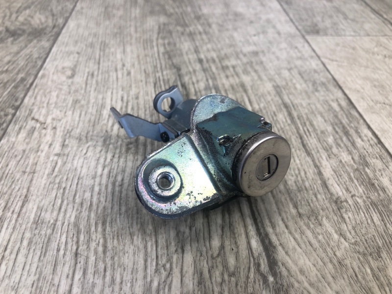 Замок крышки багажника SUBARU LEGACY 09-15 BM 2012 SEDAN 3.6 EZ36 57449AJ00A Б/У