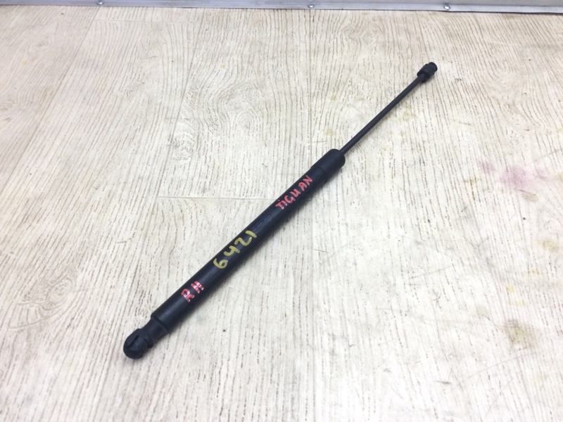 Запчасть амортизатор крышки багажника VOLKSWAGEN TIGUAN 08-17 2011 5N 2.0 CCTA 5N0827550D Б/У Амортизатор крышки багажника VOLKSWAGEN TIGUAN 08-17 2011 5N 2.0 CCTA 5N0827550D Б/У