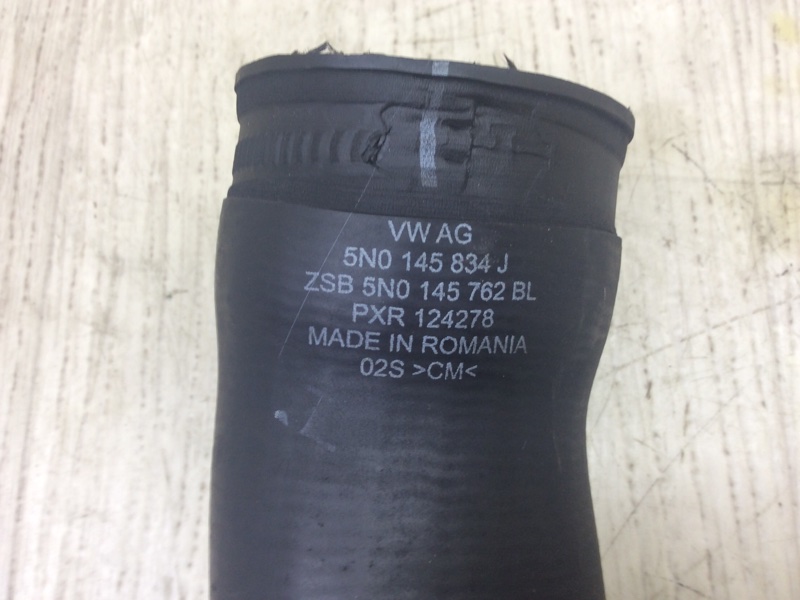 Патрубок интеркулера левый VOLKSWAGEN TIGUAN 08-17 5N 2.0 CCTA