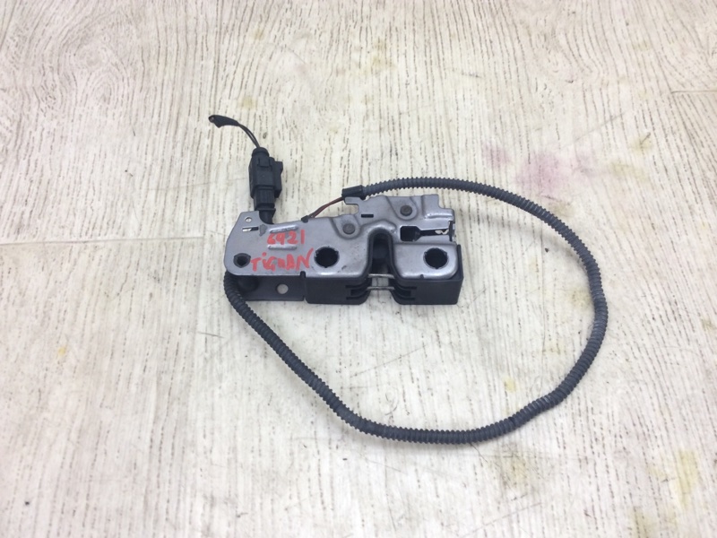 Замок капота VOLKSWAGEN TIGUAN 08-17 2011 5N 2.0 CCTA 5N0823509B Б/У