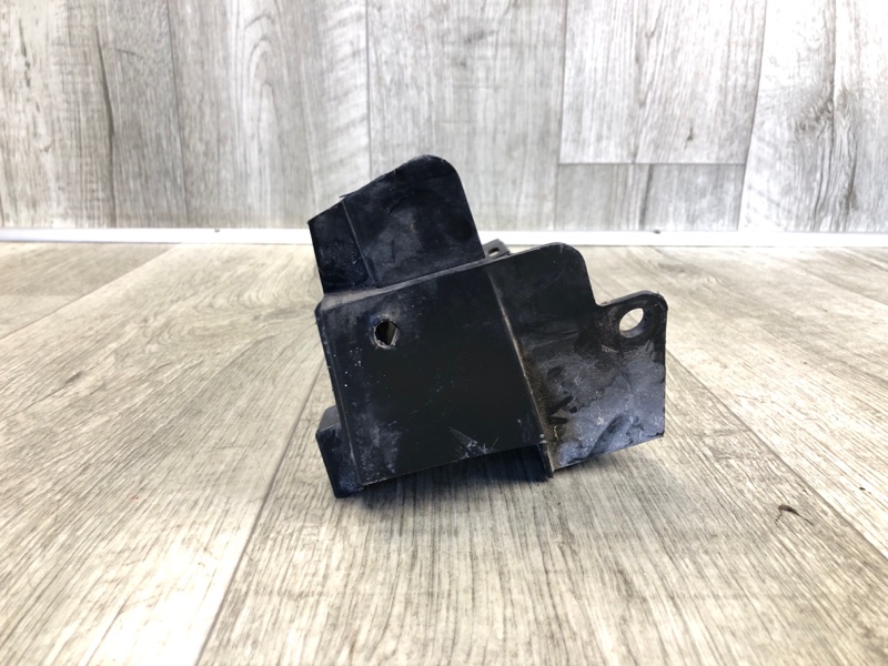 Кронштейн заднего бампера правый LEGACY 09-15 BM 2012 SEDAN 3.6 EZ36