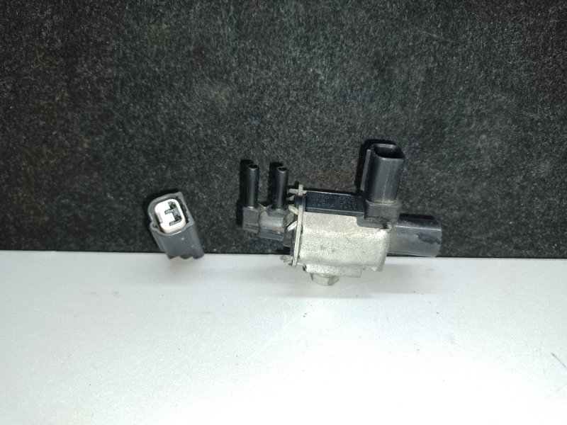 Клапан электромагнитный (вакуумный) MAZDA 3 BL 09-13 2009 2.5 L (L5-VE) LF15-18-741 Б/У