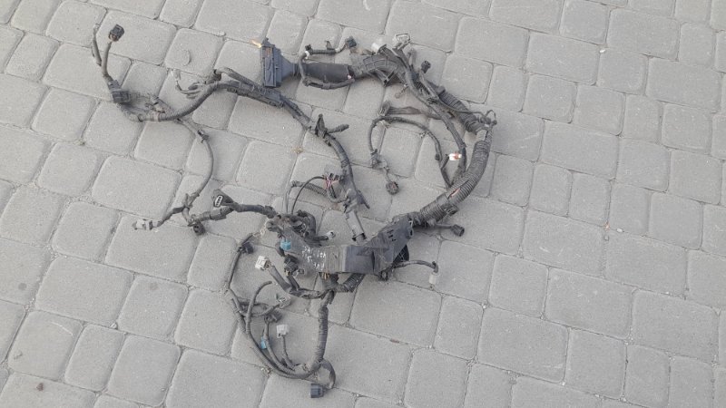 Проводка подкапотная AVENSIS 03-08