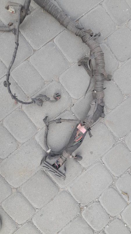 Проводка подкапотная AVENSIS 03-08