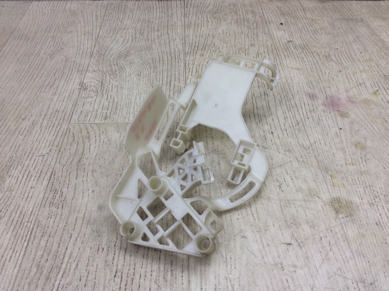 Кронштейн замка двери задний правый VOLKSWAGEN TIGUAN 08-17 5N 2.0 CCTA