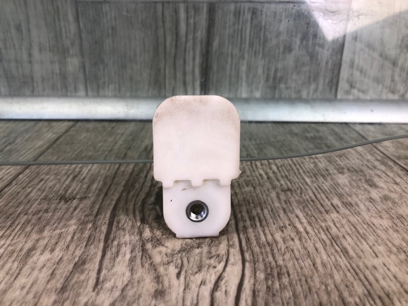 Стекло двери переднее правое MITSUBISHI OUTLANDER XL 05-13 2.4 4B12