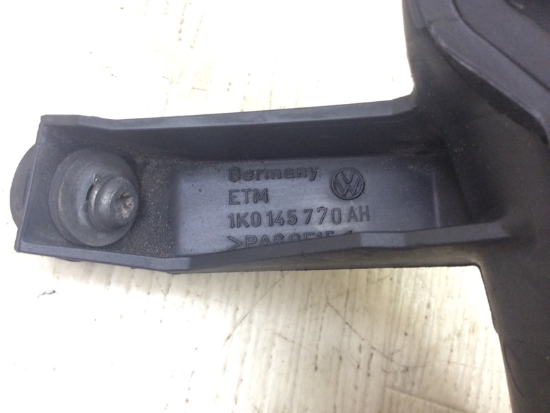 Патрубок интеркулера левый TIGUAN 08-17 2011 5N 2.0 CCTA