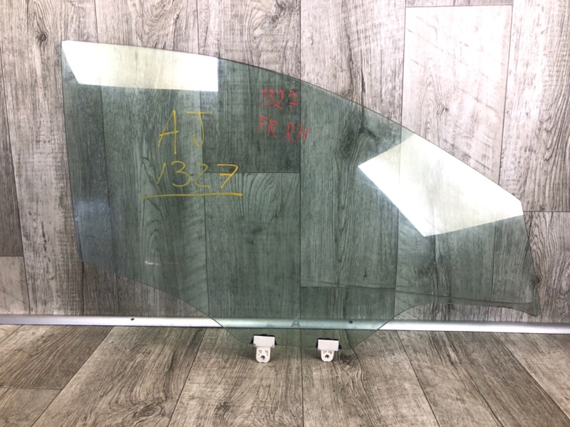 Стекло двери переднее правое NISSAN QASHQAI/ROGUE SPORT 14- 2020 J11 2.0L MR20DD 80300-6MA0A Б/У