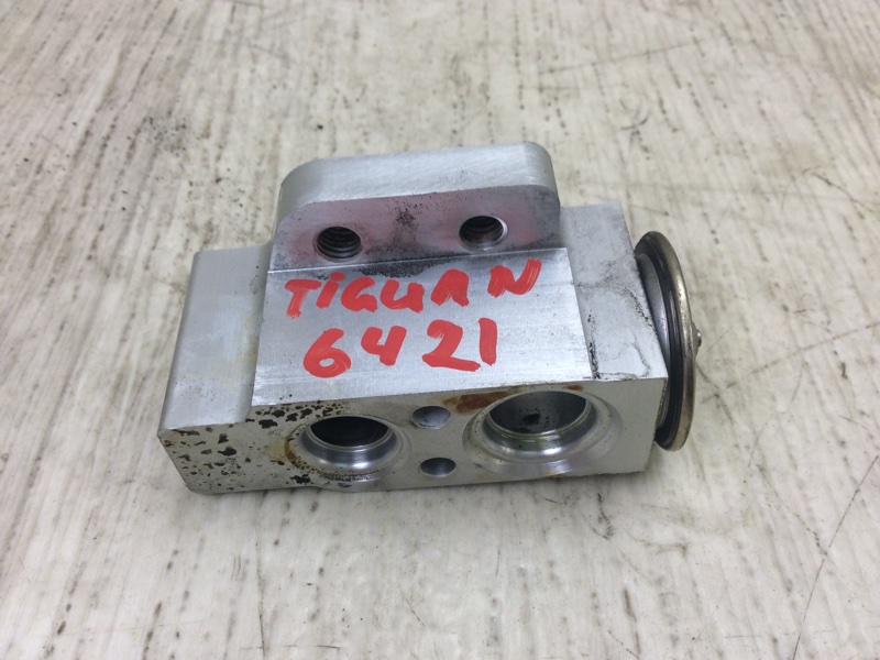 Клапан кондиционера VOLKSWAGEN TIGUAN 08-17 2011 5N 2.0 CCTA 1K0820679 Б/У