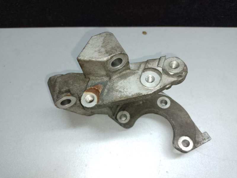 Кронштейн насоса ГУР MITSUBISHI OUTLANDER XL 05-13 CW 3.0 6B31