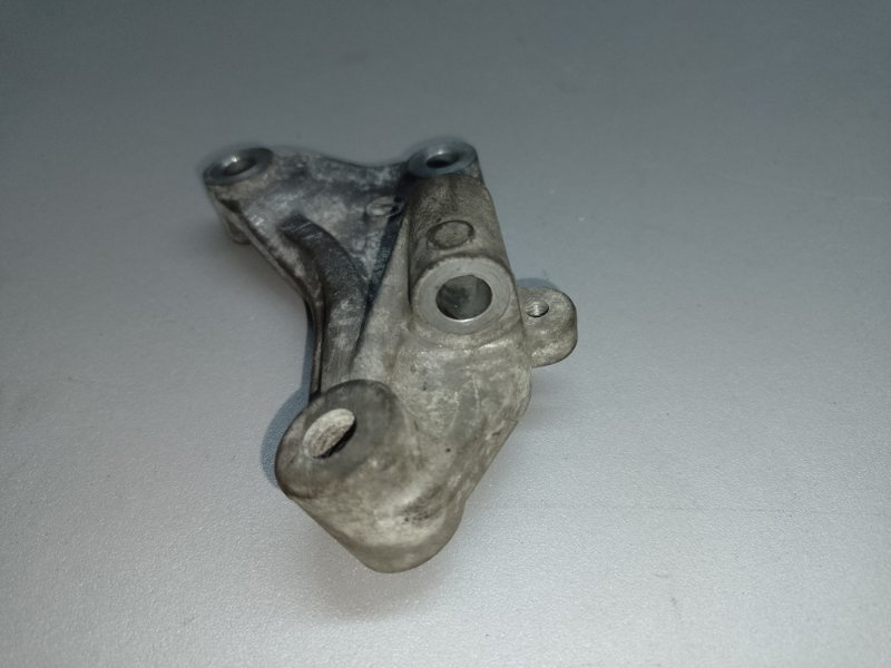 Кронштейн генератора OUTLANDER XL 05-13 2006 CW 3.0 6B31 Кронштейн генератора OUTLANDER XL 05-13 2006 CW 3.0 6B31