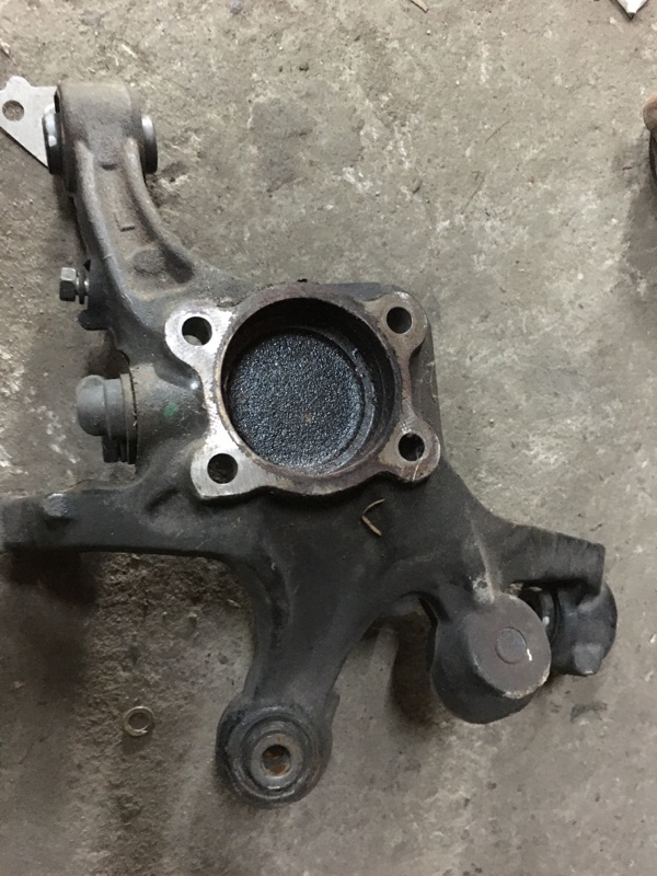 Цапфа задняя левая GALANT 03-12 2008 Седан 2.4