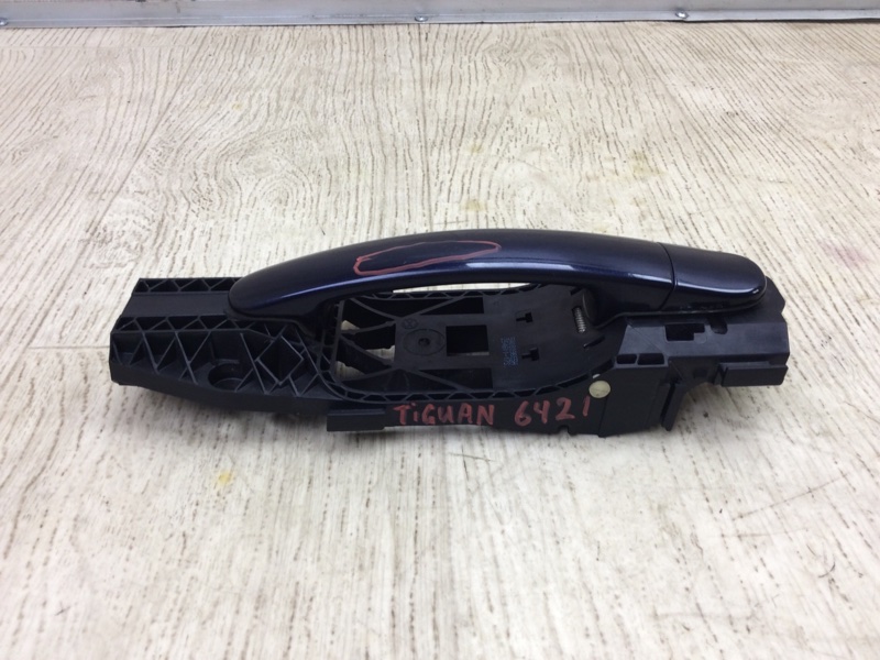 Ручка двери наружная задняя правая VOLKSWAGEN TIGUAN 08-17 2011 5N 2.0 CCTA 5N0837205M Б/У