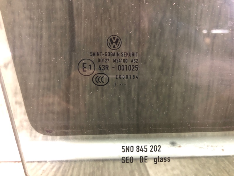 Стекло двери переднее правое TIGUAN 08-17 2011 5N 2.0 CCTA