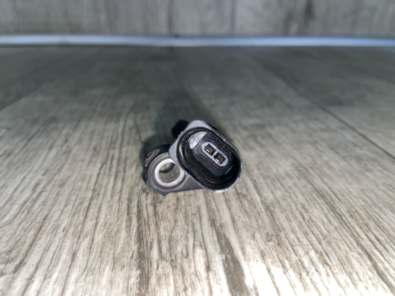 Датчик ABS задний левый PASSAT B7 11-15 2014 Седан 2.5 CBUA